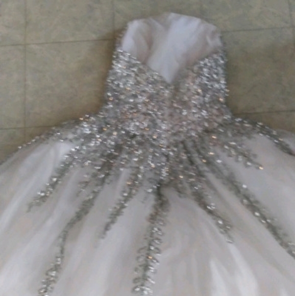White Strapless Prom/Wedding Dress w/Silver Filigree SZ2 Altered - Picture 3 of 10